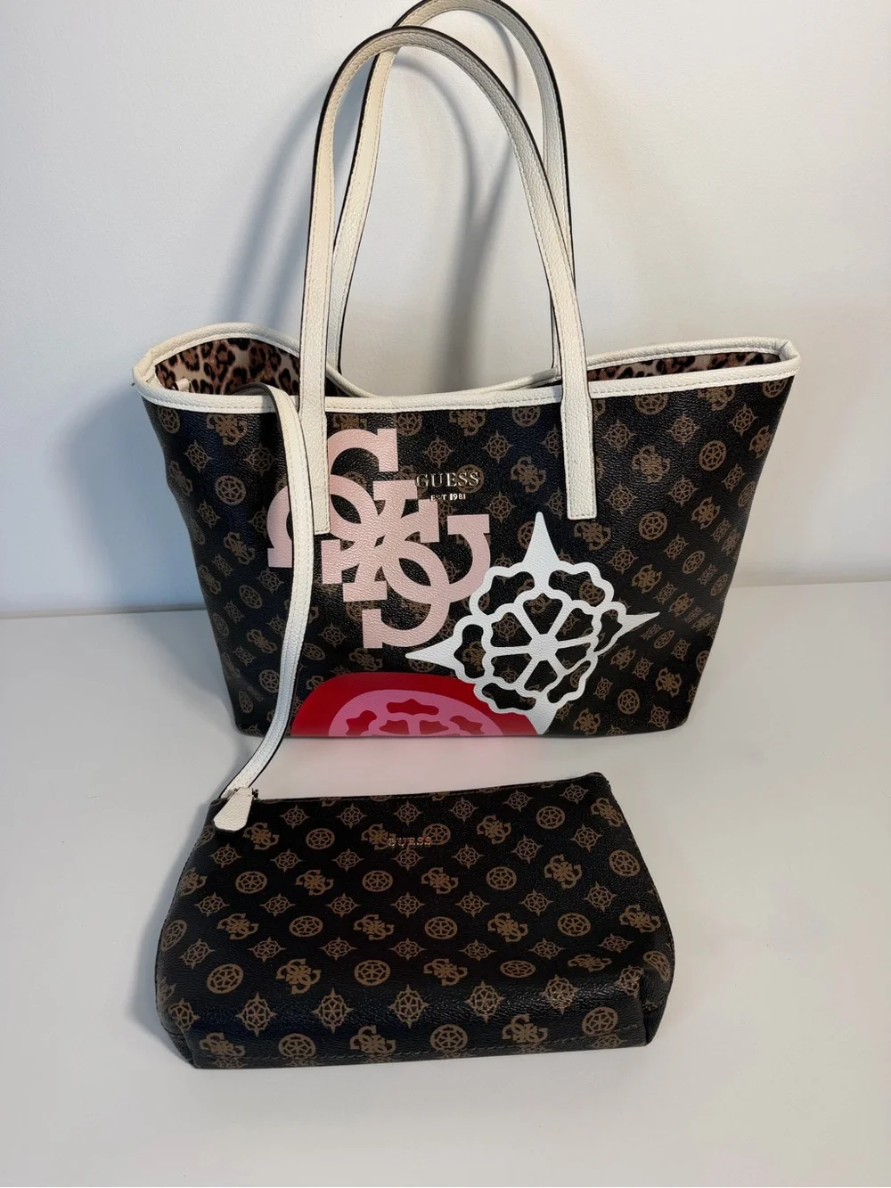 GUESS White-Trim Brown Logo Tote Pink Accent graphics leopard lining w pouch